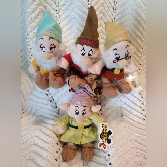 Disney Seven Dwarfs Mini Bean Bag Plush Toys 90s Set of 4 Doc Grumpy Bashful - Picture 1 of 7